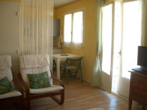 Studio confortable avec balcon - Amélie-les-Bains, près des thermes et parking - FR-1-703-35